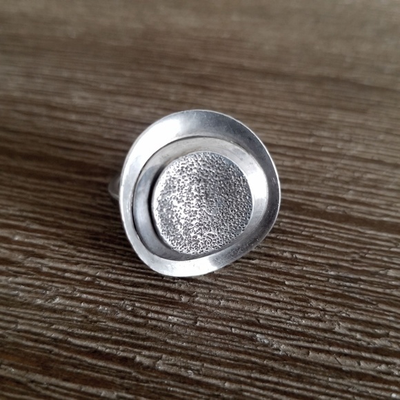 Jewelry - Round Curved Hammered Sterling Silver Ring Size 7